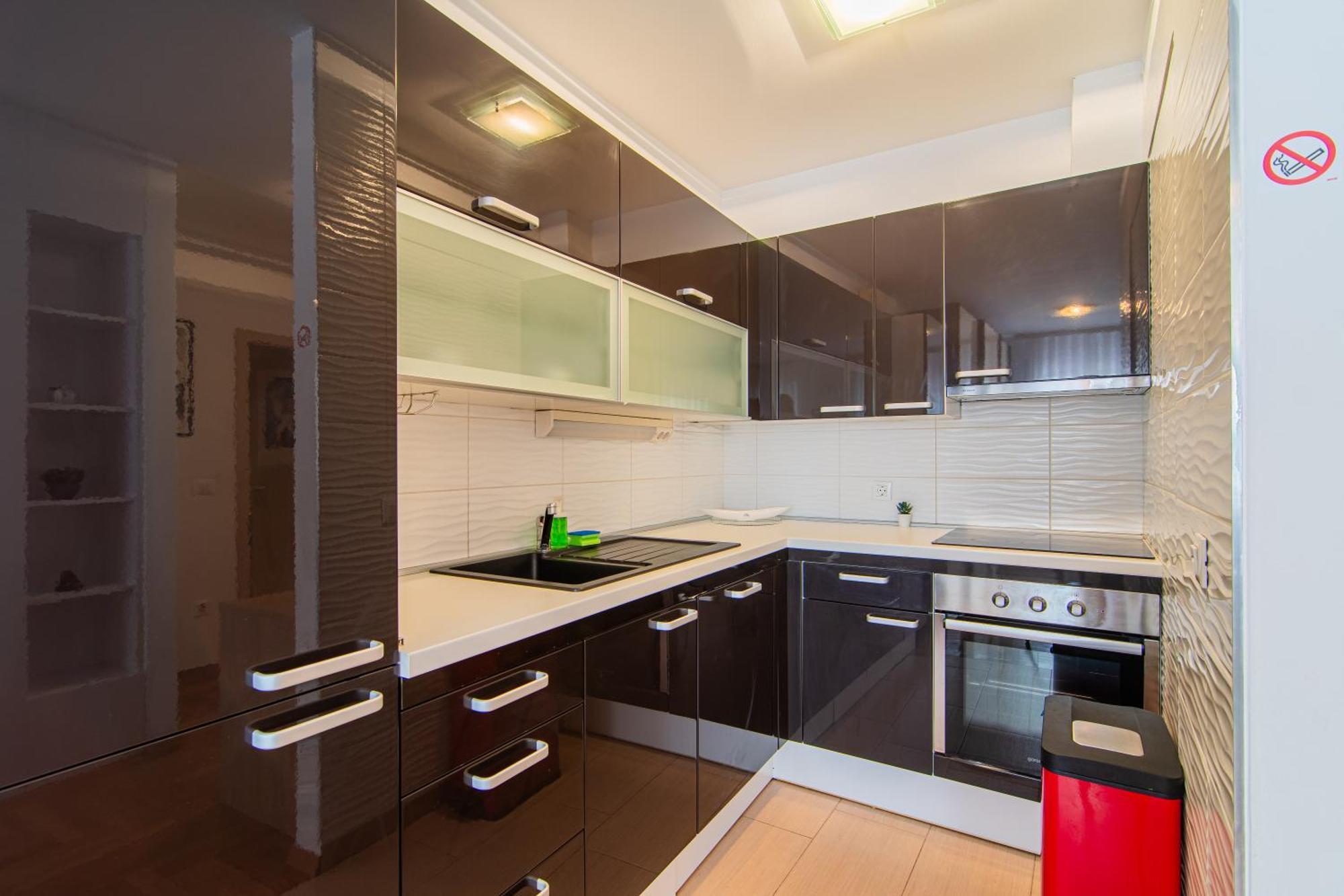 Flexible Selfcheckins 97 - Zagreb - Garden - Parking- Loggia - 2 Bedrooms المظهر الخارجي الصورة